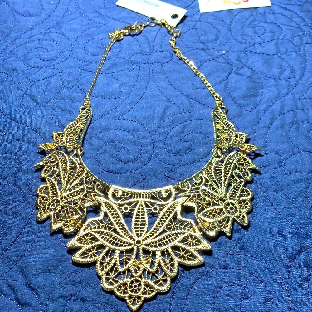 NWT Amrita Singh Bangle bangle statement choker in gold tone